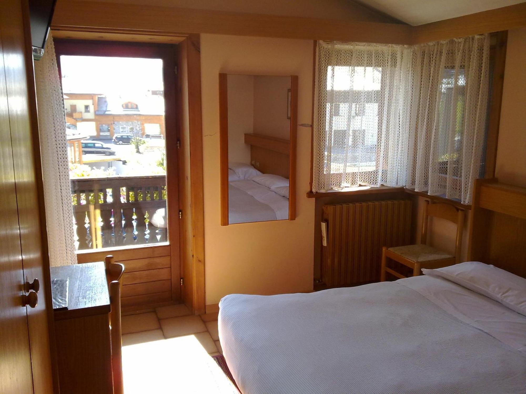 Hotel La Baita ลีวินโญ ภายนอก รูปภาพ